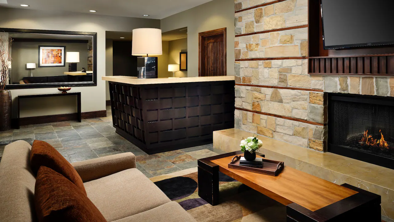 TVLSV-P0004-Lobby.16x9